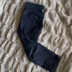 Lululemon black crop leggings